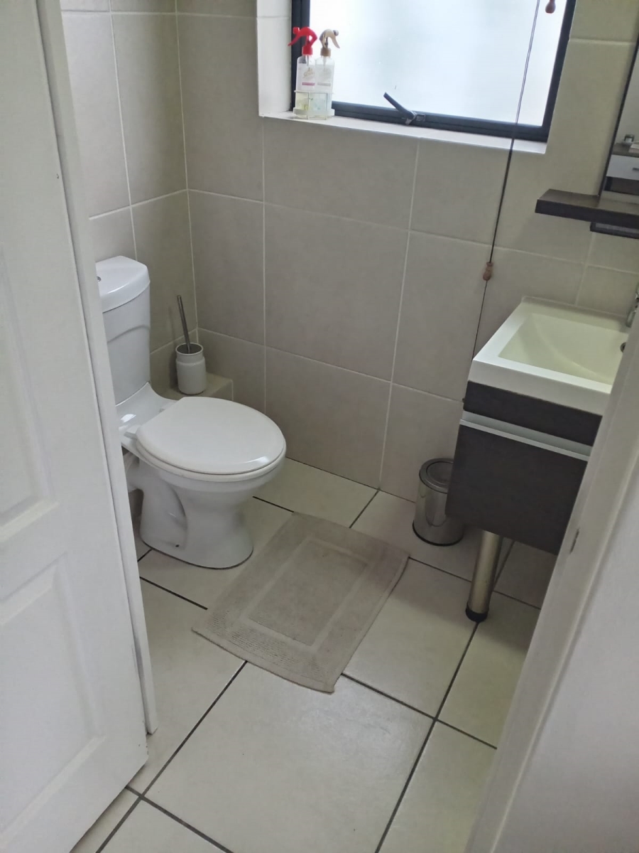 To Let 1 Bedroom Property for Rent in De Velde Western Cape